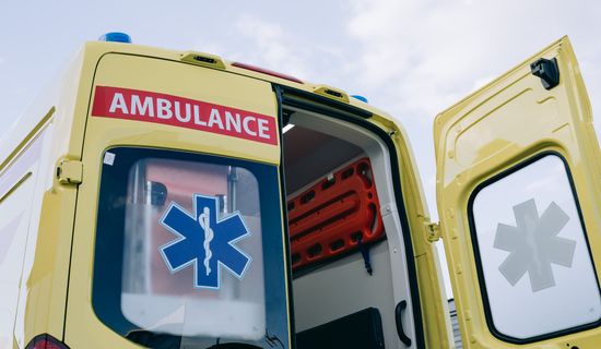 天峻救护车转运病人可以坐几个家属？